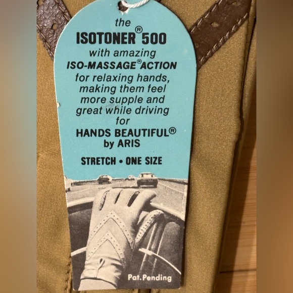 Isotoner Tan and Brown Gloves - Picture 4 of 5